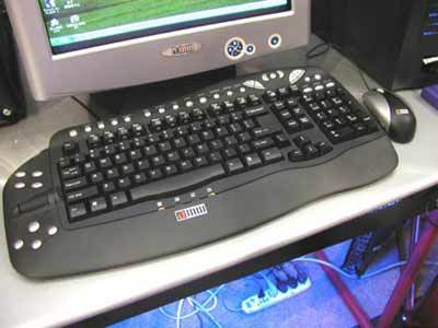 传说中的AMW“机器战警”大闹硅谷电脑城